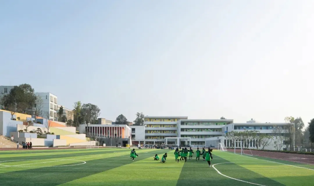 成都 黃甲小學(xué)擴建項目 建筑設(shè)計 / 本末建筑